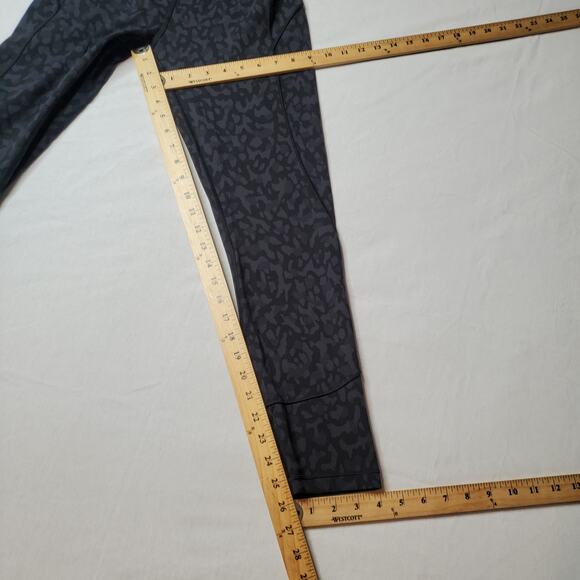 Lululemon Size 8 In Movement Tight 25" Everlux Formation Camo Deep Coal Multi - Picture 3 of 7